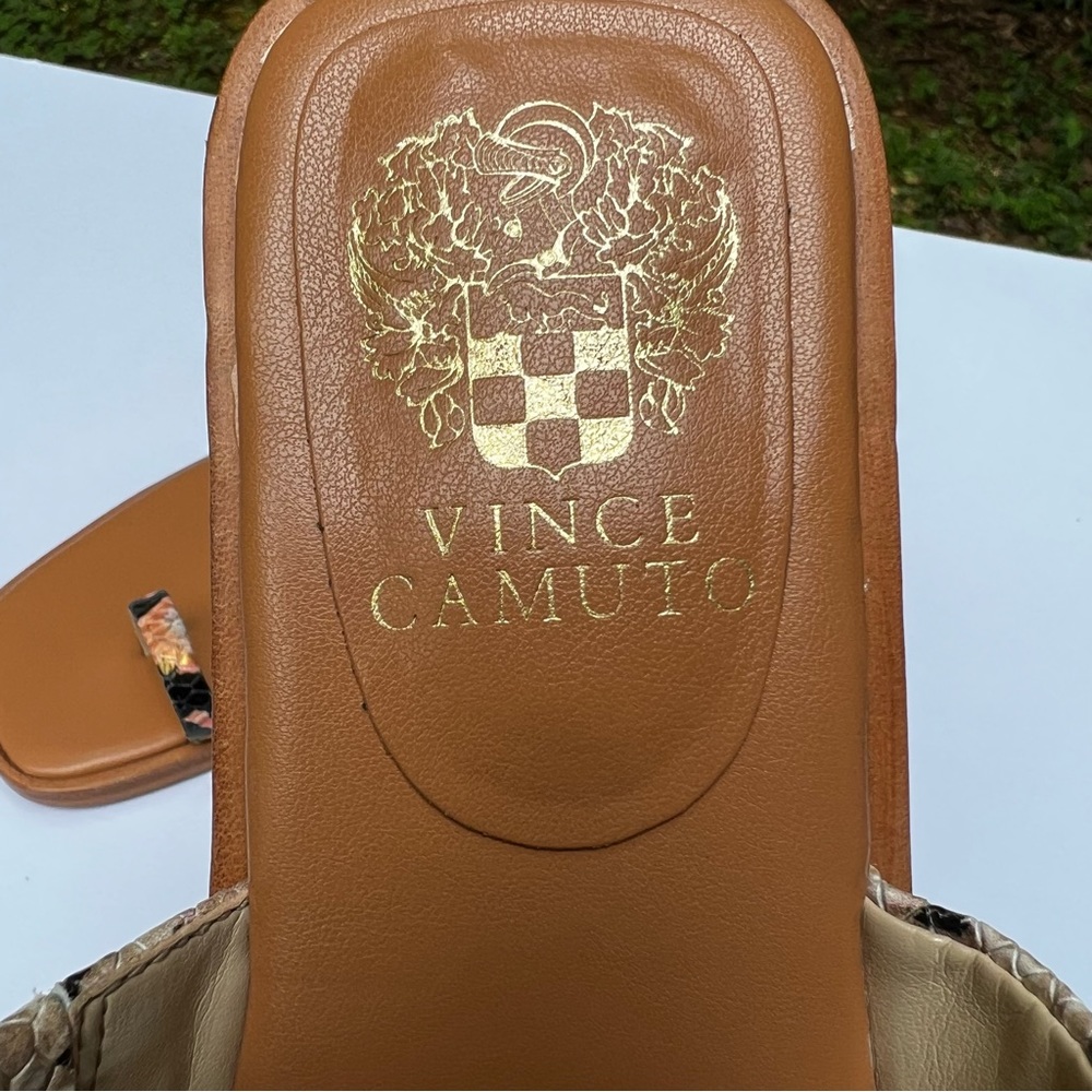 Vince Camuto Yelinda toe loop sandals size 9W/40 - Picture 4 of 9